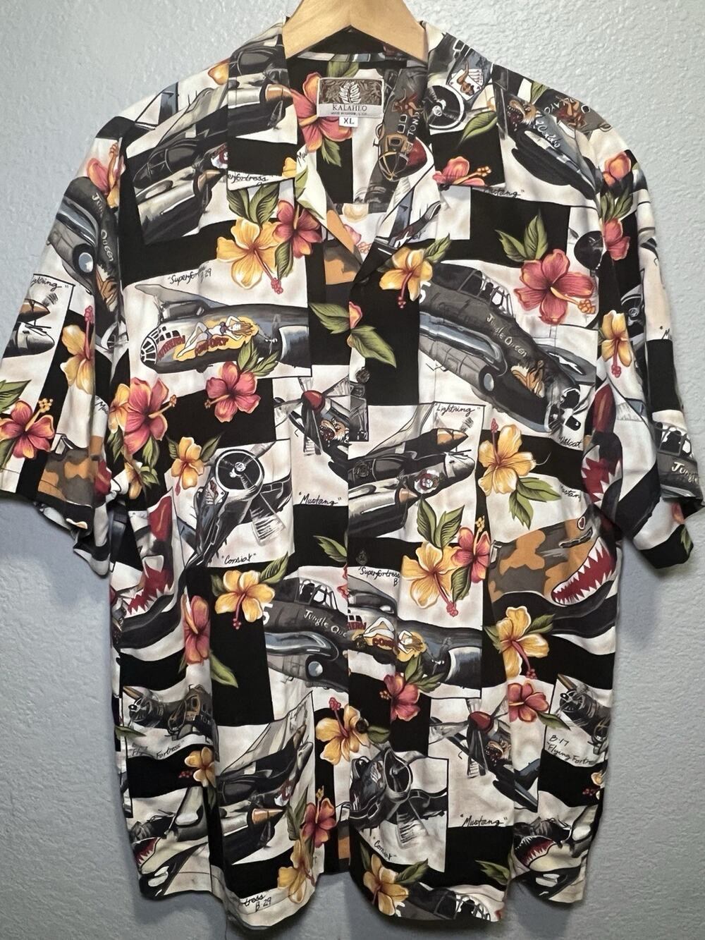 Kalaheo Hawaiian Shirt XL WWII Fighter Jet Floral Aloha Vacation Beachy Swim